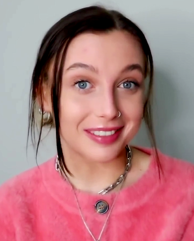 Who are Emma Chamberlain parents and siblings. 